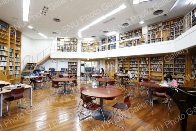 캠퍼스 속 도서관