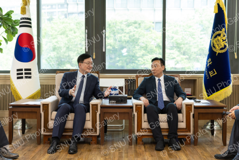 중국 연변대 신임 총장 접견