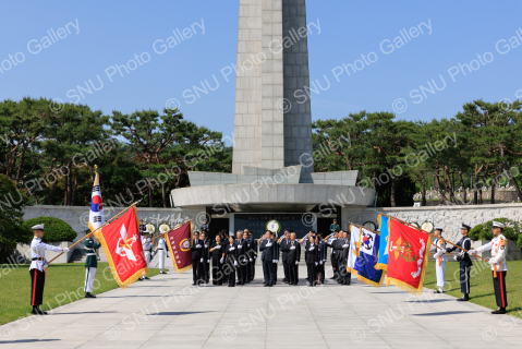 국립서울현충원 참배